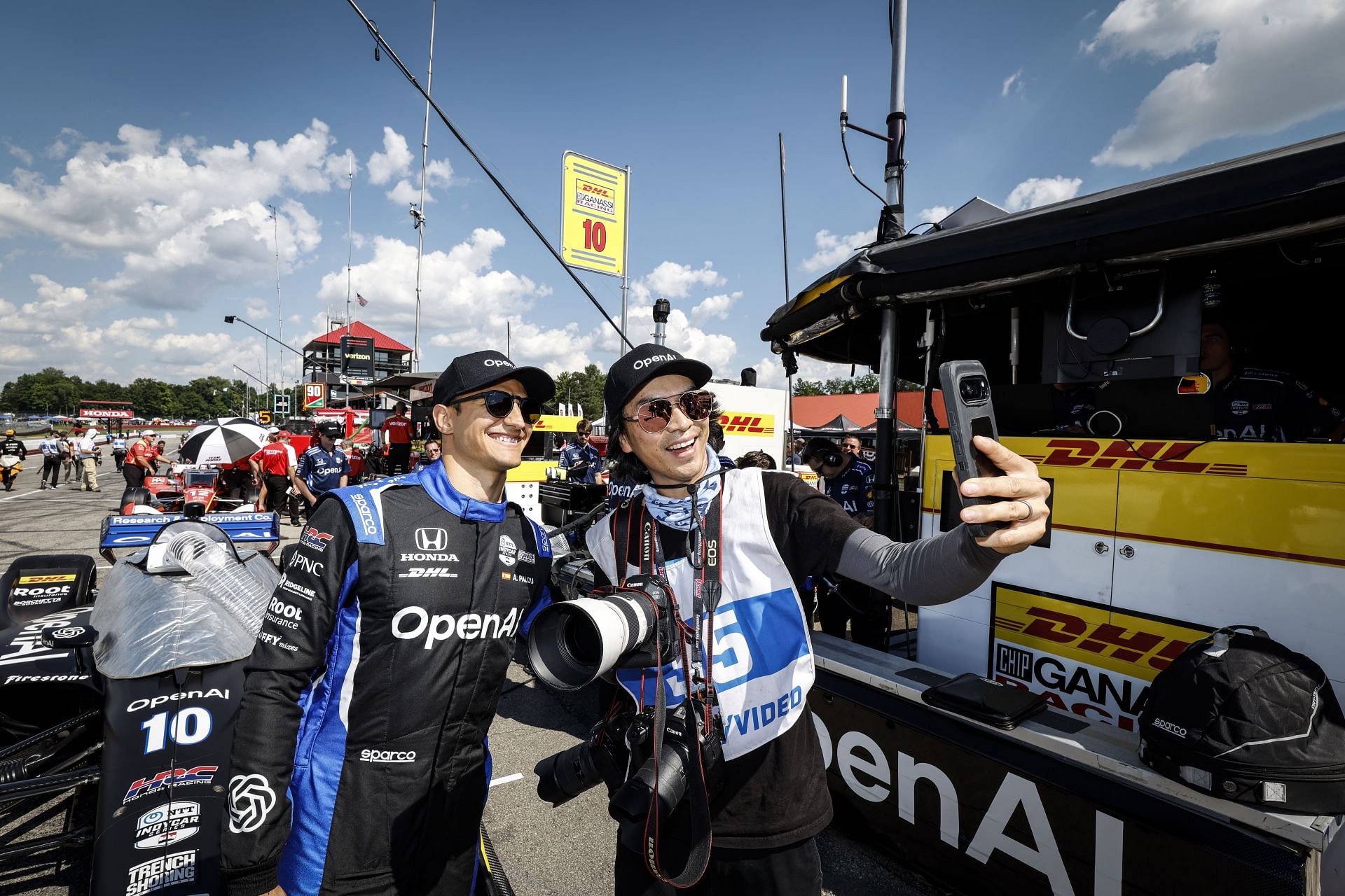 Alex Palou ahead of qualifying for the 2025 NTT IndyCar Series Honda Indy 200 at Mid-Ohio - Source: Getty